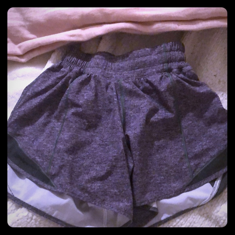 Size 2 hottie hottie 4 inch lulu lemon shorts